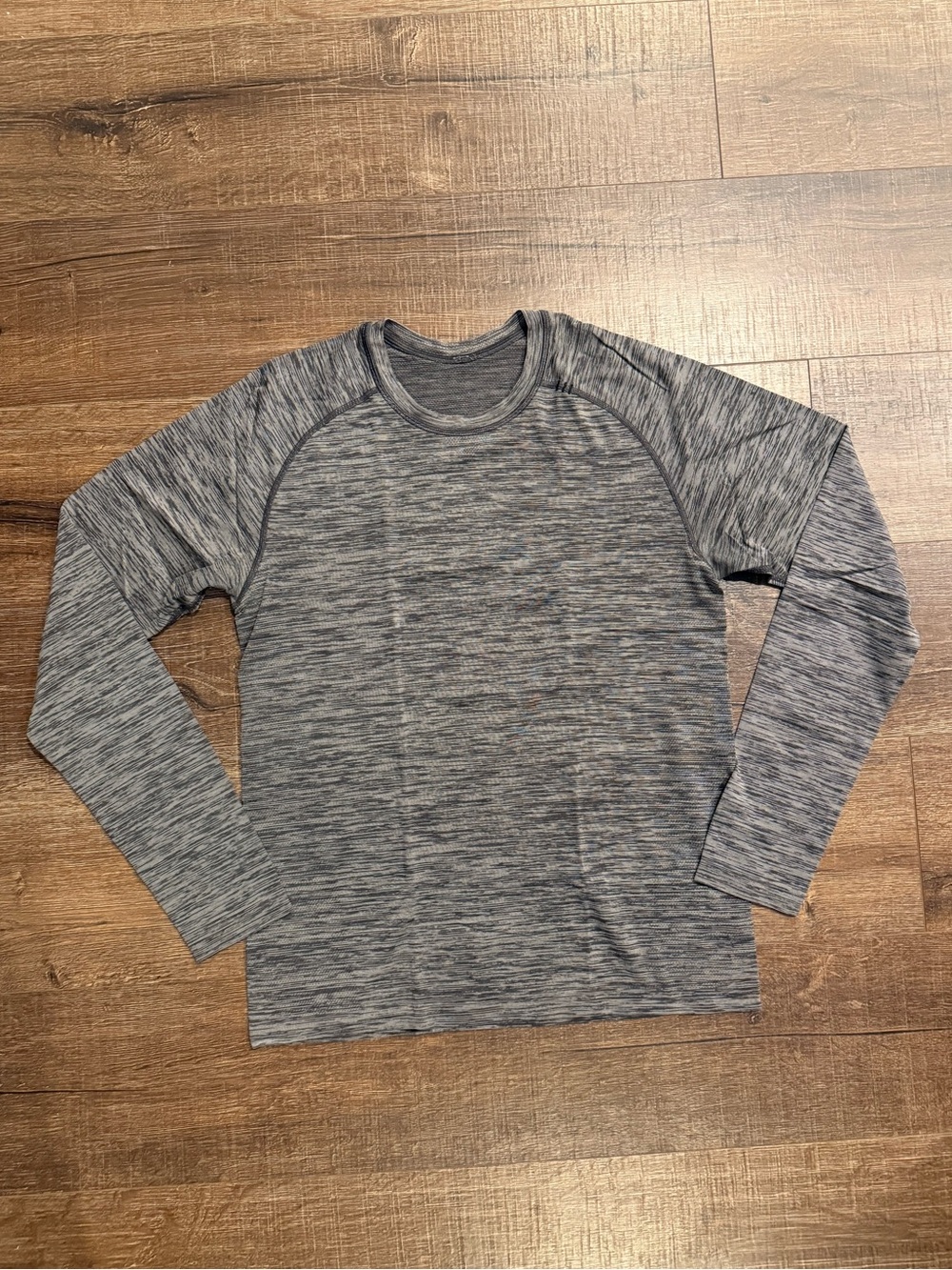 Lululemon | Metal Vent Tech Surge LS